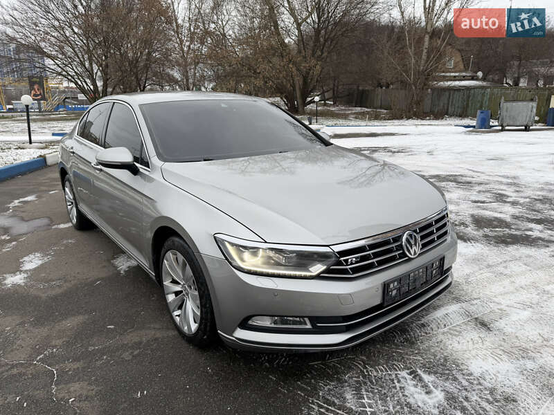 Седан Volkswagen Passat 2015 в Киеве