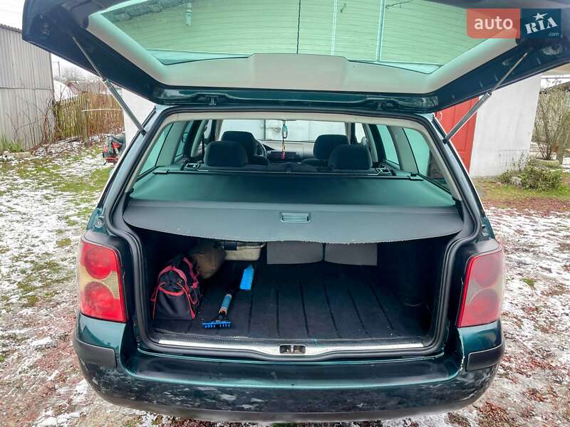 Універсал Volkswagen Passat 2001 в Овручі