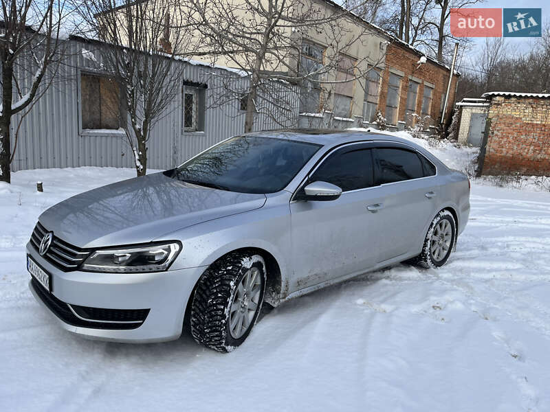 Седан Volkswagen Passat 2011 в Харкові