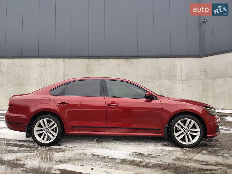 Седан Volkswagen Passat 2017 в Києві