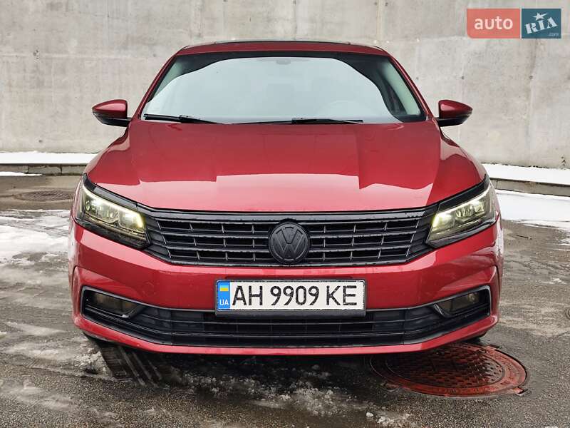 Седан Volkswagen Passat 2017 в Києві