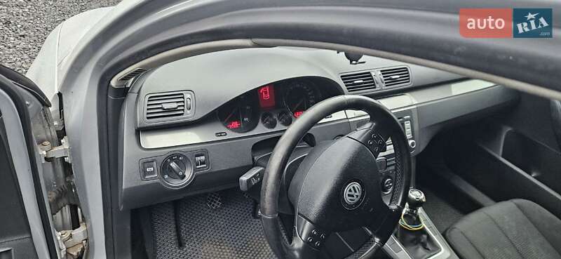 Універсал Volkswagen Passat 2008 в Луцьку