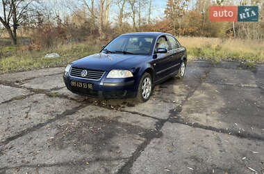 Седан Volkswagen Passat 2002 в Днепре