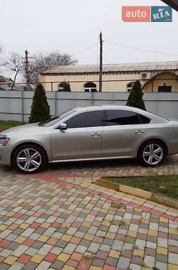 Седан Volkswagen Passat 2013 в Днепре