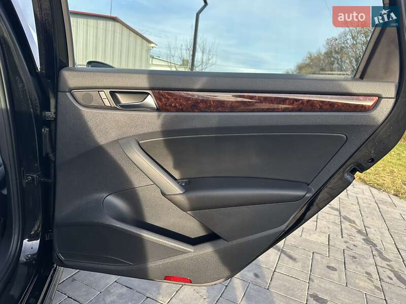 Седан Volkswagen Passat 2012 в Луцке