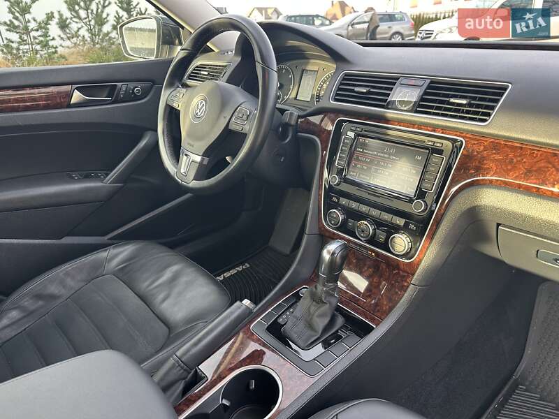 Седан Volkswagen Passat 2012 в Луцке