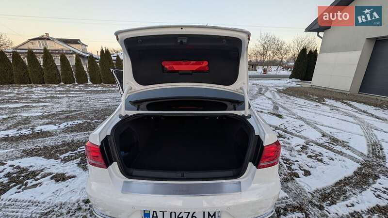 Седан Volkswagen Passat 2013 в Ивано-Франковске