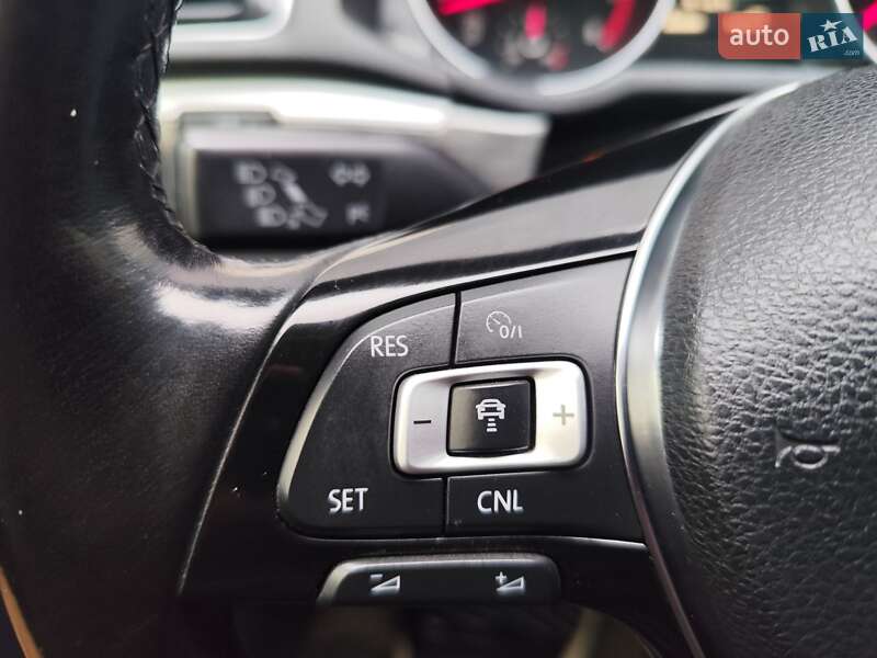 Седан Volkswagen Passat 2017 в Києві