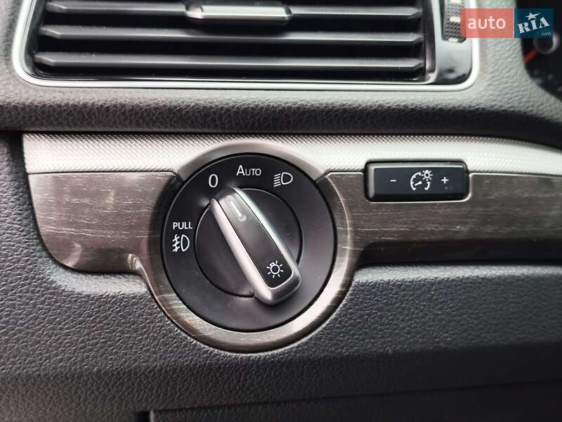 Седан Volkswagen Passat 2017 в Києві