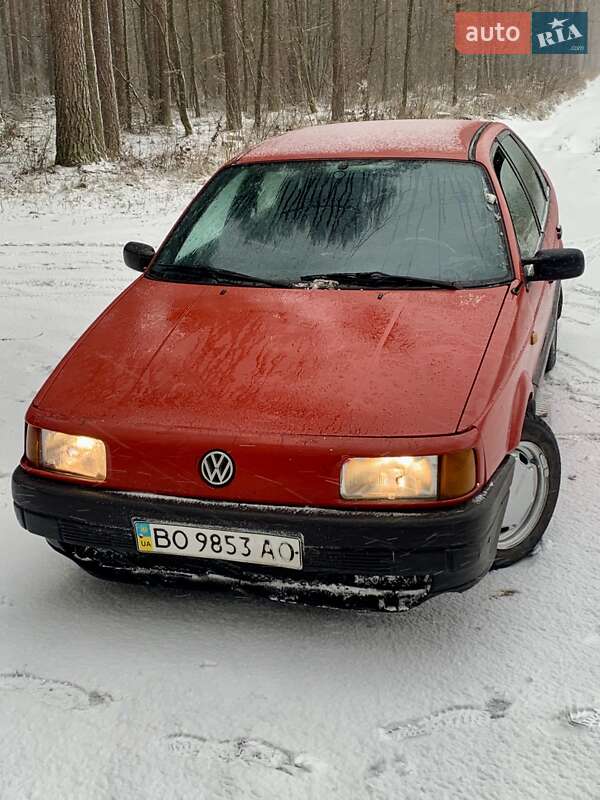 Седан Volkswagen Passat 1991 в Кременце