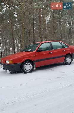Седан Volkswagen Passat 1991 в Кременце