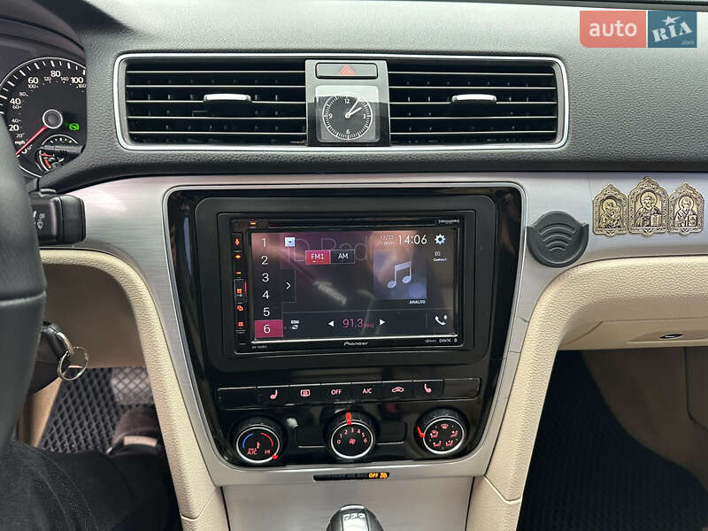 Седан Volkswagen Passat 2013 в Хмельницькому