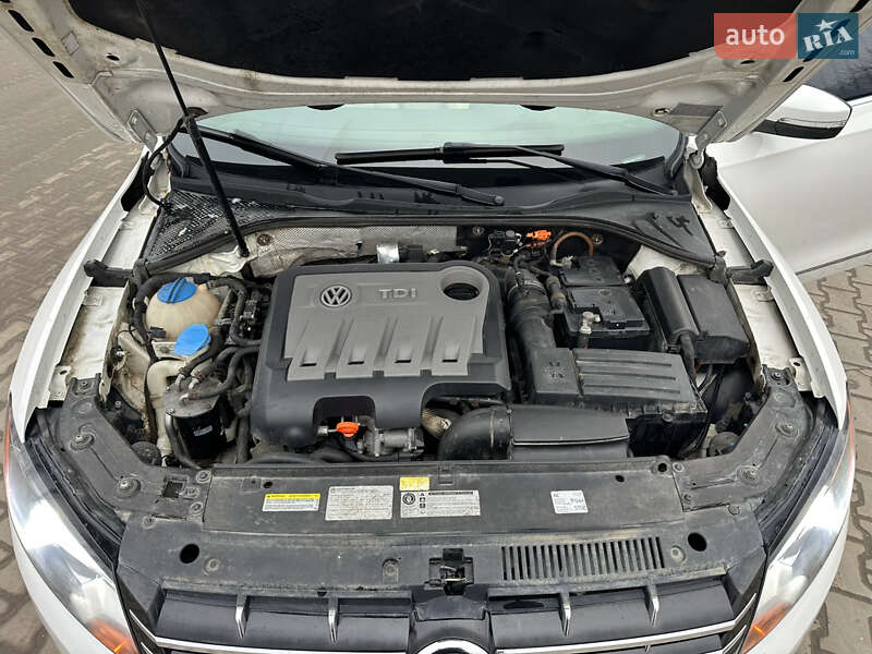 Седан Volkswagen Passat 2013 в Хмельницькому