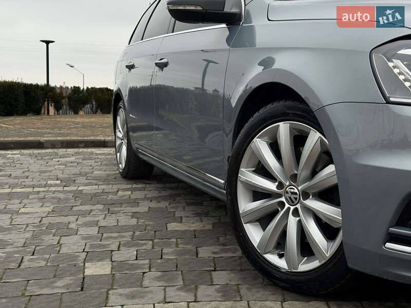 Универсал Volkswagen Passat 2012 в Дрогобыче