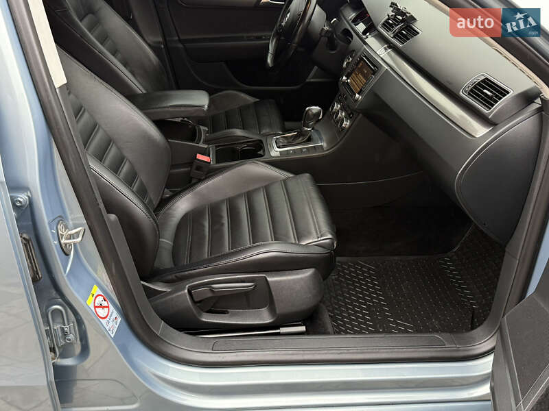 Универсал Volkswagen Passat 2012 в Дрогобыче