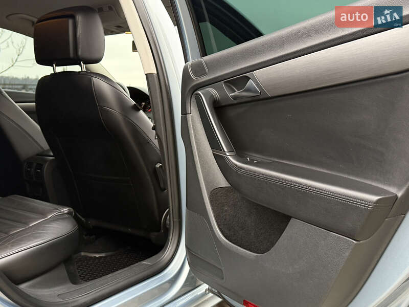 Универсал Volkswagen Passat 2012 в Дрогобыче