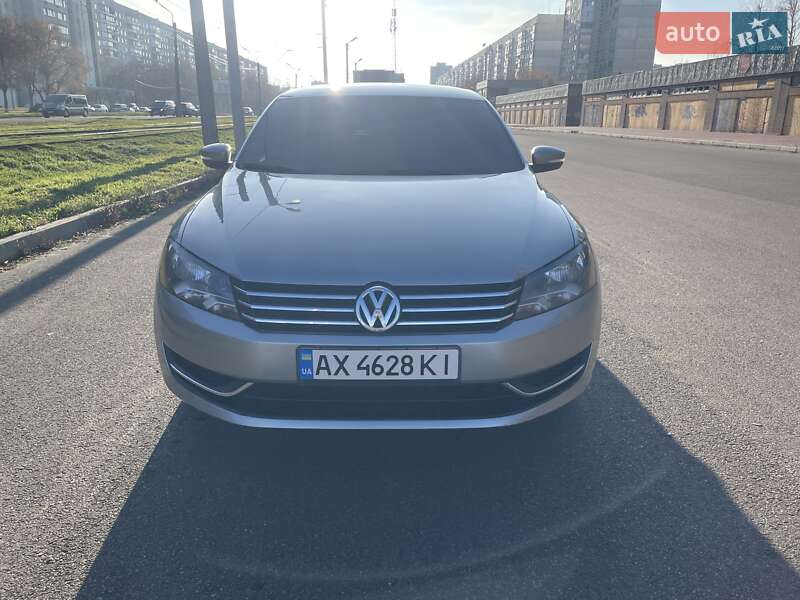 Седан Volkswagen Passat 2013 в Харькове