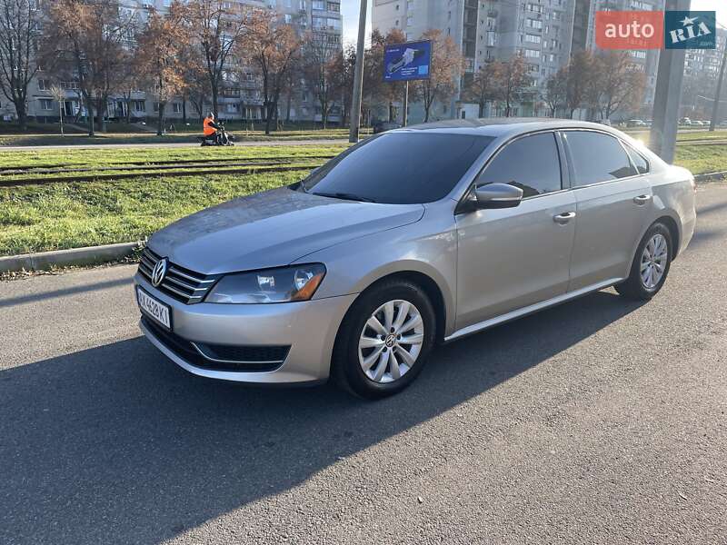 Седан Volkswagen Passat 2013 в Харькове