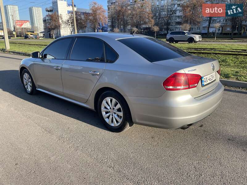 Седан Volkswagen Passat 2013 в Харькове