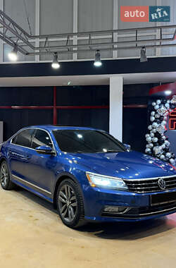Седан Volkswagen Passat 2016 в Запоріжжі