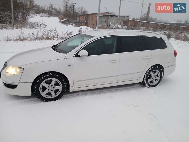 Універсал Volkswagen Passat 2010 в Львові