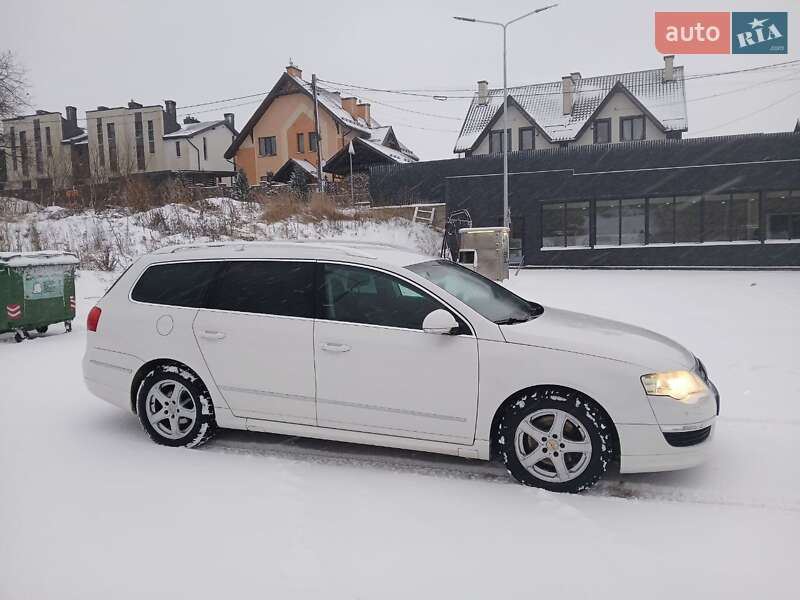 Універсал Volkswagen Passat 2010 в Львові