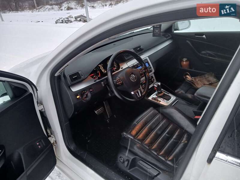 Універсал Volkswagen Passat 2010 в Львові