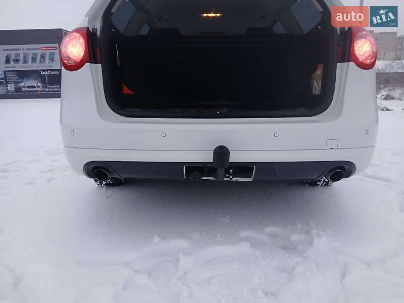 Універсал Volkswagen Passat 2010 в Львові