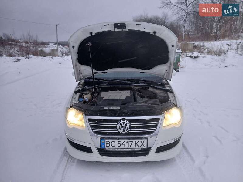 Універсал Volkswagen Passat 2010 в Львові