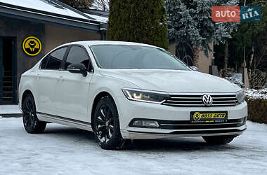 Седан Volkswagen Passat 2016 в Львові