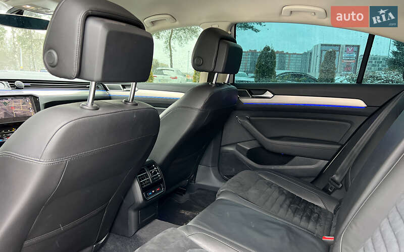 Седан Volkswagen Passat 2016 в Львові