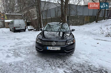 Седан Volkswagen Passat 2012 в Киеве