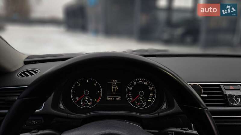 Седан Volkswagen Passat 2015 в Киеве фото 16 Седан Volkswagen Passat 2015 в Киеве