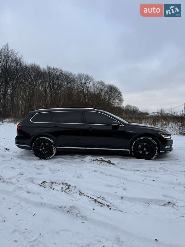 Універсал Volkswagen Passat 2015 в Рівному