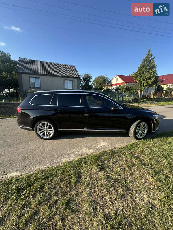 Універсал Volkswagen Passat 2015 в Рівному