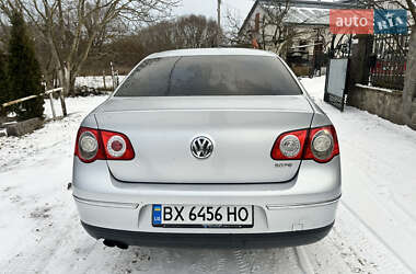 Седан Volkswagen Passat 2006 в Волочиске