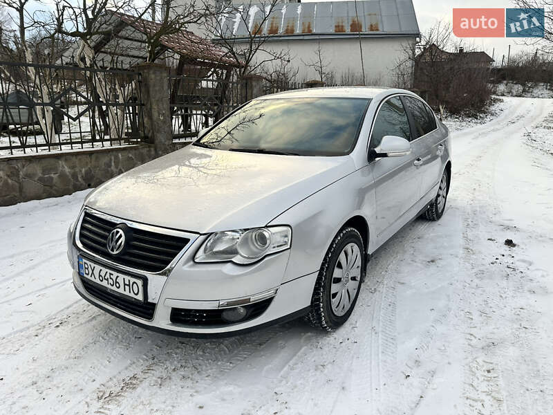 Седан Volkswagen Passat 2006 в Волочиську