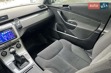 Седан Volkswagen Passat 2006 в Волочиске