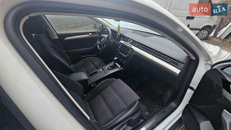 Універсал Volkswagen Passat 2016 в Зіньківі