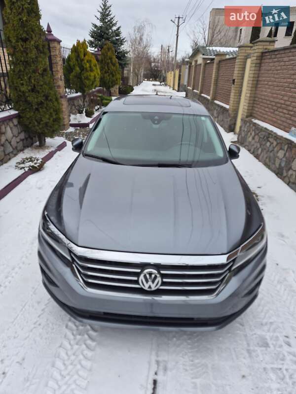 Седан Volkswagen Passat 2020 в Кременчуге