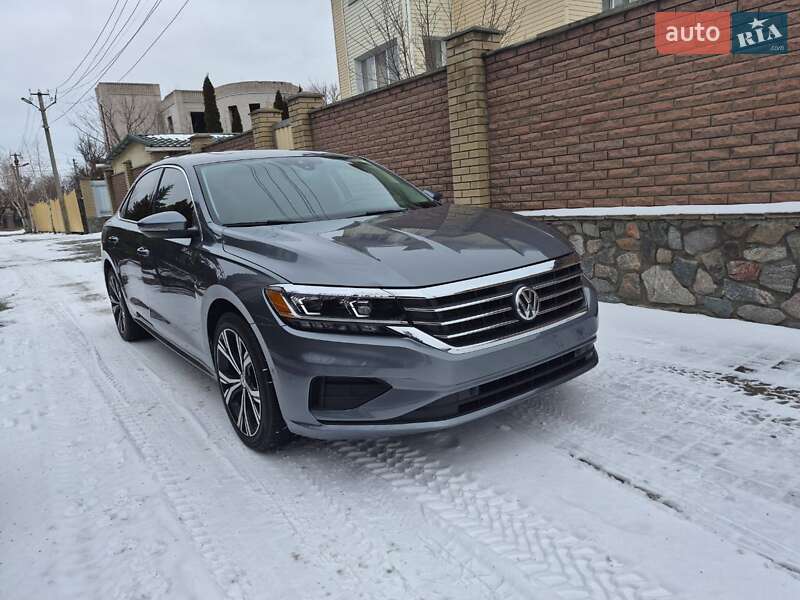 Седан Volkswagen Passat 2020 в Кременчуге