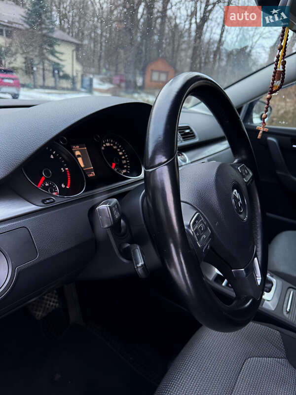 Універсал Volkswagen Passat 2013 в Дрогобичі