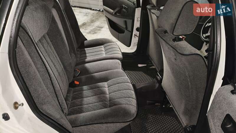 Універсал Volkswagen Passat 1993 в Лисянці