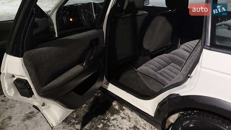 Універсал Volkswagen Passat 1993 в Лисянці