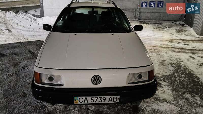 Універсал Volkswagen Passat 1993 в Лисянці