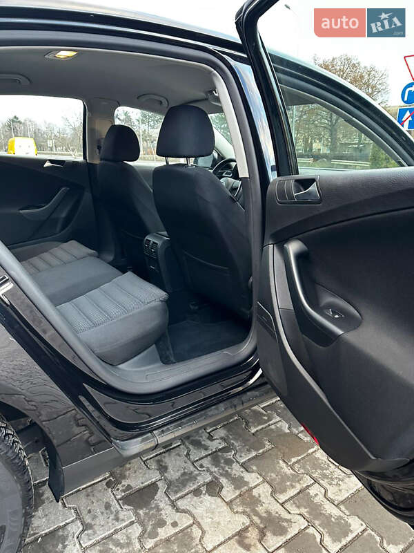 Седан Volkswagen Passat 2009 в Виннице