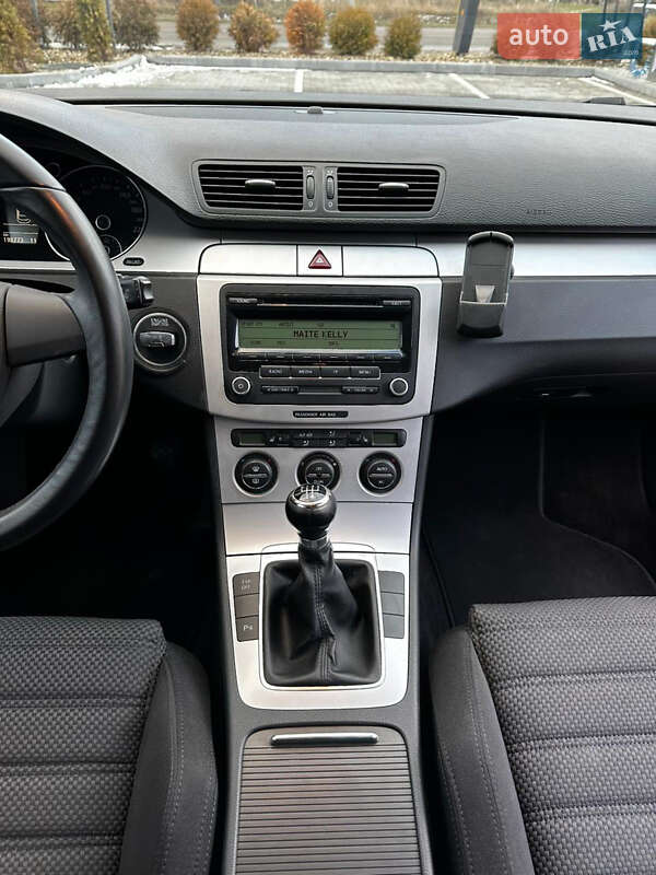 Седан Volkswagen Passat 2009 в Виннице
