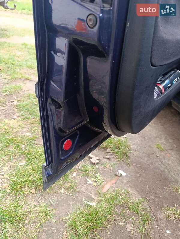 Універсал Volkswagen Passat 1997 в Новояворівську