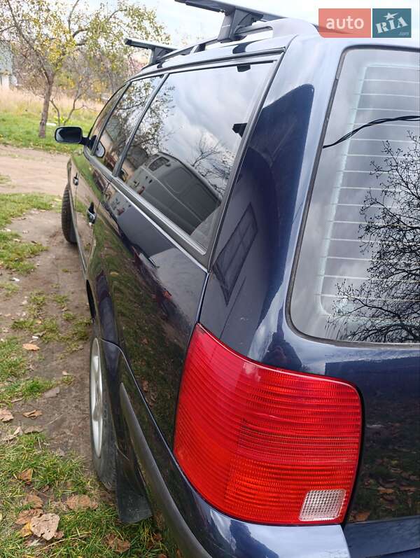 Універсал Volkswagen Passat 1997 в Новояворівську