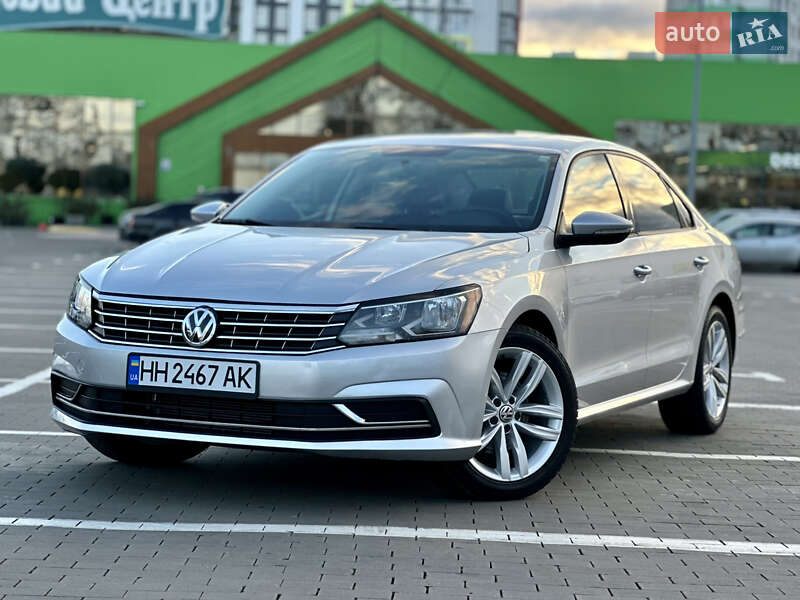 Седан Volkswagen Passat 2018 в Одессе